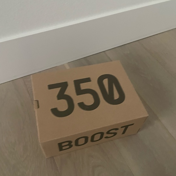 Authentic yeezy - Picture 9 of 9